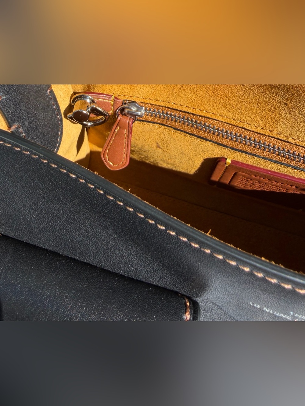 Coach Cargo Turnlock Tabby Black - Picture 7 of 8